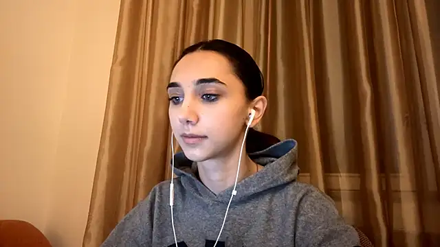 Snapshot of LinaMour chatting on September 25, 10:13 pm LinaMour online show from September 25, 10:13 pm