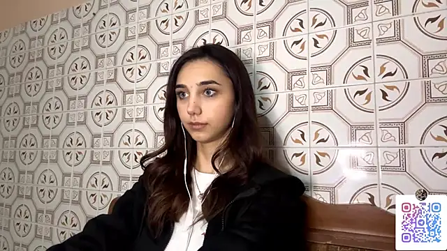 LinaMour online show from November 10, 11:15 pm