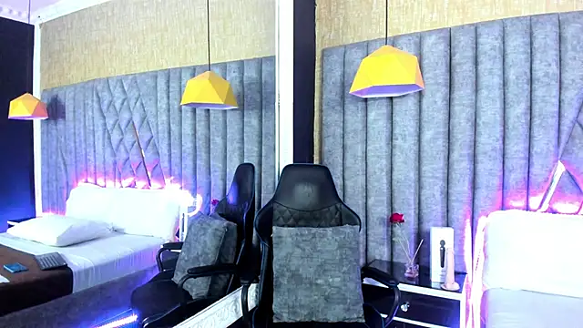 SkylerBloomm online show from February 15, 3:36 am