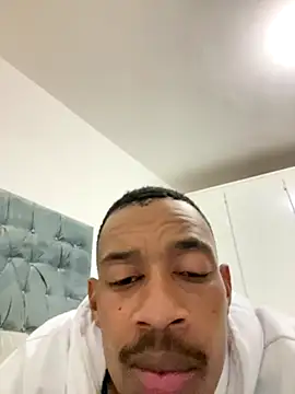 fitsexyman online show from November 24, 8:30 pm