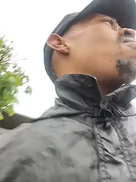 Snapshot of fitsexyman chatting on December 22, 5:59 am fitsexyman online show from December 22, 5:59 am