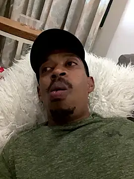 Snapshot of fitsexyman chatting on January 8, 7:38 pm fitsexyman online show from January 8, 7:38 pm