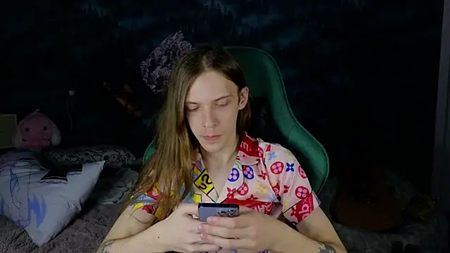 Snapshot of artass2 chatting on September 8, 9:47 pm artass2 online show from September 8, 9:47 pm