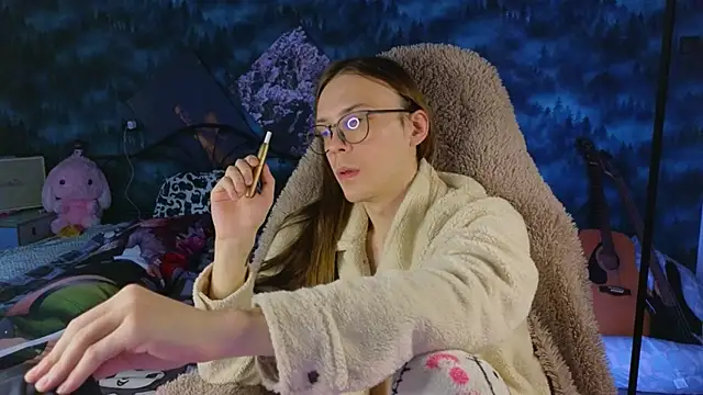 Snapshot of artass2 chatting on October 29, 1:13 pm artass2 online show from October 29, 1:13 pm