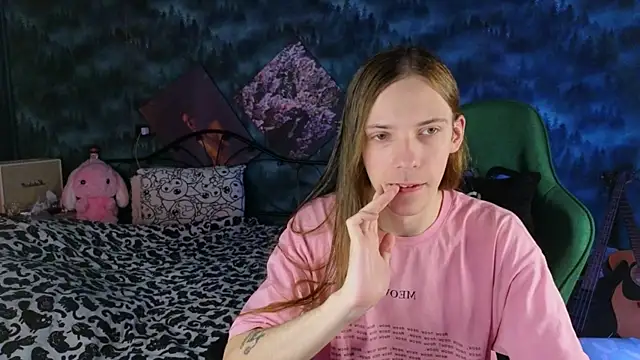 Snapshot of artass2 chatting on November 19, 4:51 pm artass2 online show from November 19, 4:51 pm