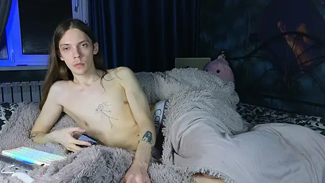 Snapshot of artass2 chatting on December 3, 4:05 pm artass2 online show from December 3, 4:05 pm