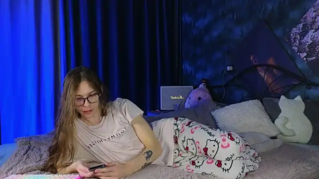 Snapshot of artass2 chatting on December 5, 1:47 am artass2 online show from December 5, 1:47 am