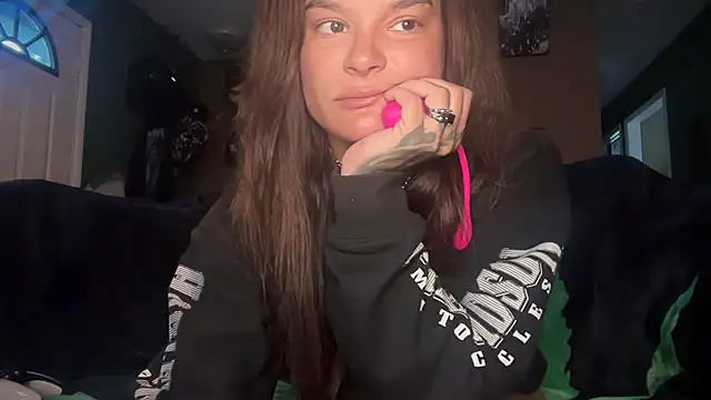 Snapshot of Trippie_hippies1313 chatting on September 10, 12:27 pm Trippie hippies1313 online show from September 10, 12:27 pm