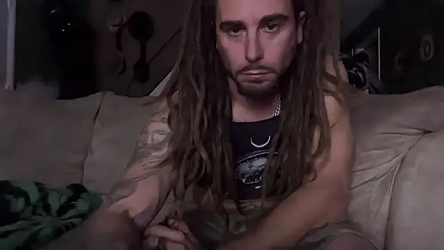 Snapshot of Trippie_hippies1313 chatting on November 8, 4:01 am Trippie hippies1313 online show from November 8, 4:01 am