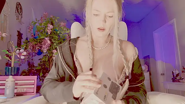 Talulaa online show from March 21, 11:30 pm