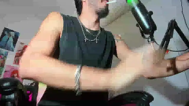 LovexJuxn  online show from November 28, 1:58 pm