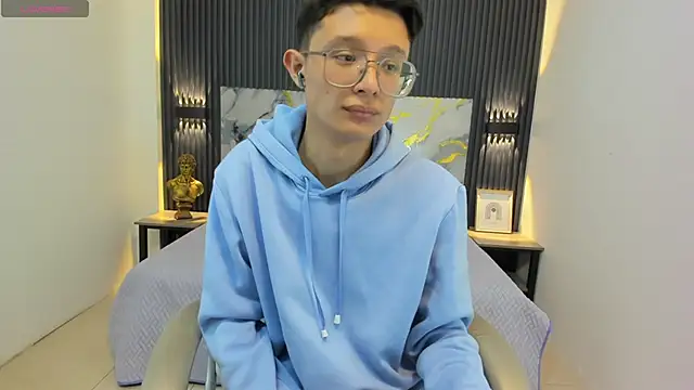 SantiagoRusso18 online show from September 12, 12:38 pm