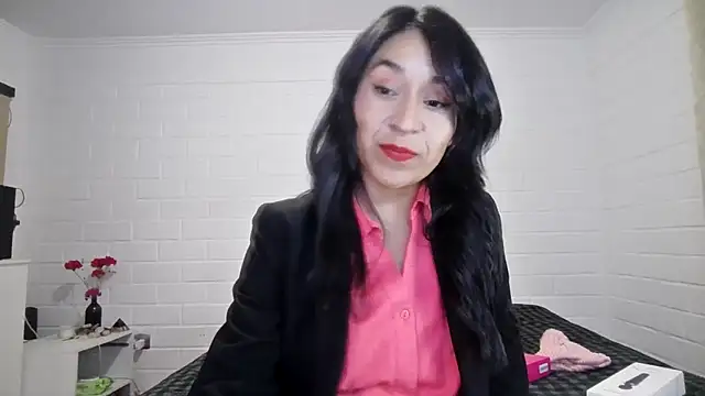 Snapshot of KalosGyne chatting on June 5, 7:14 am KalosGyne online show from June 5, 7:14 am