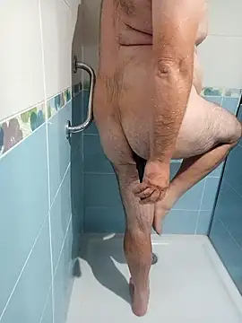 Snapshot of JPB052 chatting on October 8, 5:54 pm JPB052 online show from October 8, 5:54 pm