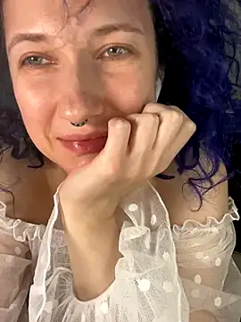 Kitty Kisss online show from November 10, 7:35 pm