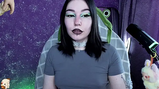 Snapshot of MargarettRose chatting on July 8, 1:32 am MargarettRose online show from July 8, 1:32 am