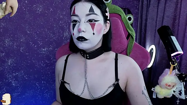 Snapshot of MargarettRose chatting on July 15, 4:29 am MargarettRose online show from July 15, 4:29 am