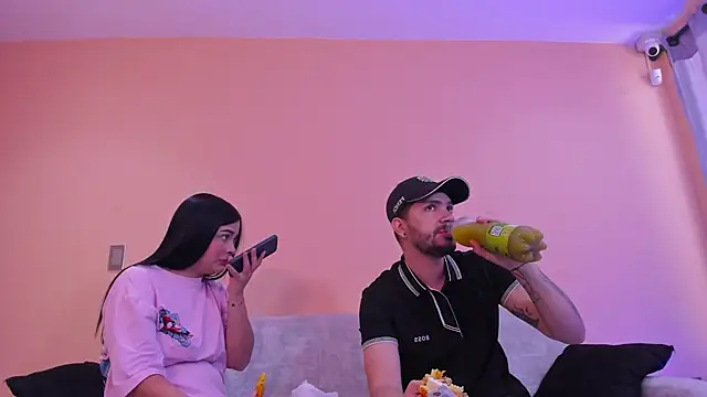 Snapshot of aronandluna chatting on October 11, 3:32 pm aronandluna online show from October 11, 3:32 pm