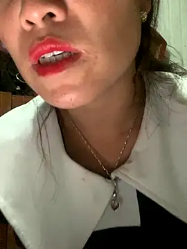 tuyetnhi-00 online show from October 7, 1:19 pm