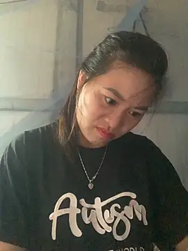 tuyetnhi-00 online show from October 10, 12:53 am