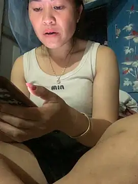 Snapshot of tuyetnhi-00 chatting on October 31, 12:50 pm tuyetnhi-00 online show from October 31, 12:50 pm