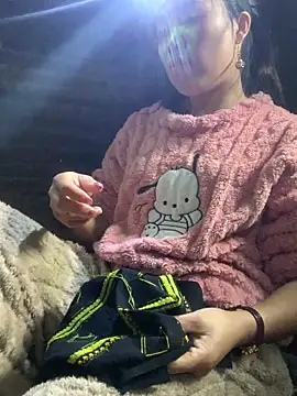 Snapshot of tuyetnhi-00 chatting on December 14, 2:06 am tuyetnhi-00 online show from December 14, 2:06 am