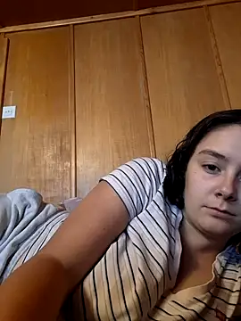 YoungLiisaxx online show from September 27, 11:37 am