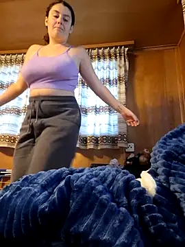 YoungLiisaxx online show from November 3, 3:46 pm