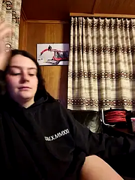 YoungLiisaxx online show from February 4, 6:14 pm