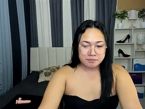 TsUncutKaren online show from February 13, 6:09 am