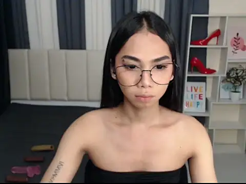 Snapshot of PetiteAsianYuki chatting on October 26, 7:14 am PetiteAsianYuki online show from October 26, 7:14 am