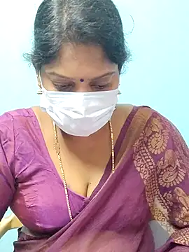 Snapshot of saadhana99 chatting on November 13, 9:19 am saadhana99 online show from November 13, 9:19 am