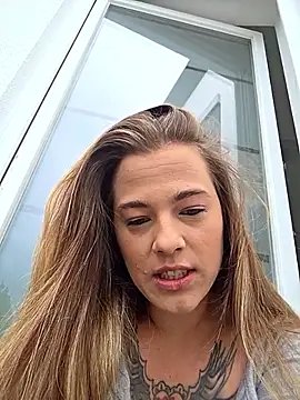 Snapshot of Luna_Lynn chatting on May 6, 10:53 am Luna Lynn online show from May 6, 10:53 am