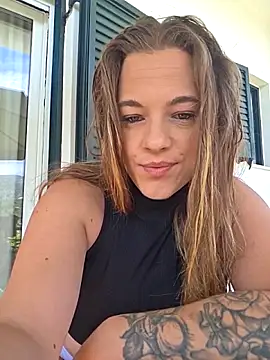Snapshot of Luna_Lynn chatting on June 3, 10:07 am Luna Lynn online show from June 3, 10:07 am