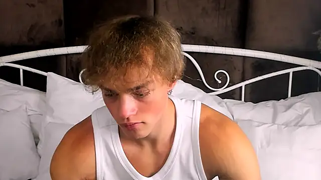 ChaseMuscular online show from October 15, 8:31 pm