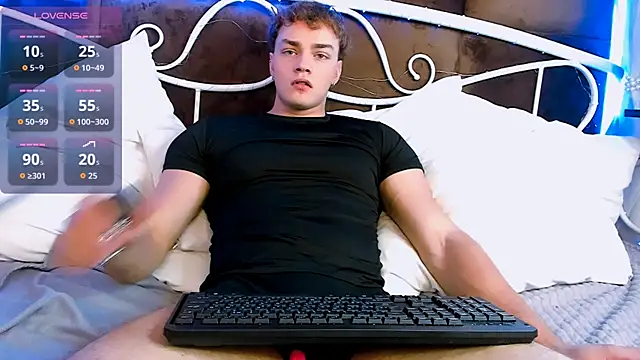 ChaseMuscular online show from December 18, 12:44 pm