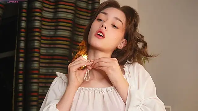 ttragedienne online show from November 17, 1:28 pm