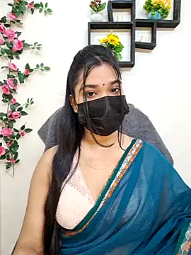 Snapshot of ariya-03 chatting on November 4, 5:28 am ariya-03 online show from November 4, 5:28 am