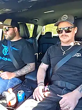 Snapshot of brokecountrylads chatting on October 15, 5:51 am brokecountrylads online show from October 15, 5:51 am