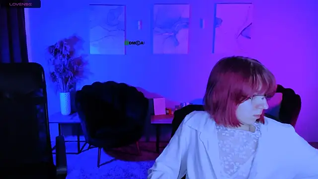 Snapshot of gloria_bubble chatting on April 13, 2:06 am gloria bubble online show from April 13, 2:06 am
