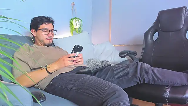 Snapshot of JaackDick_ chatting on September 16, 12:39 pm JaackDick online show from September 16, 12:39 pm