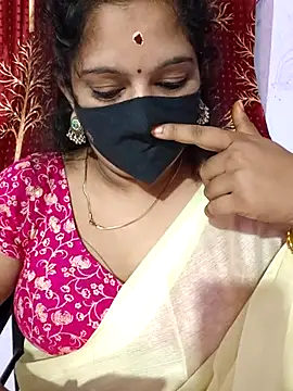 luci-queen online show from September 26, 6:45 pm