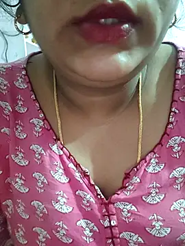 luci-queen online show from April 21, 7:17 pm