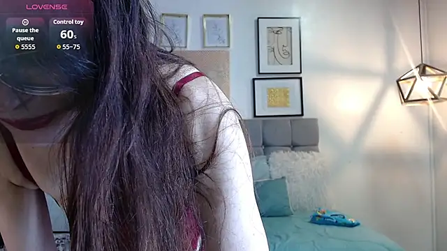  naomi s online show from December 1, 2:33 pm