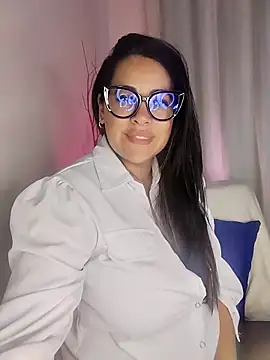 Nicoleefaith  online show from April 15, 6:59 pm