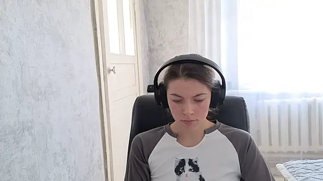 CutieAnny online show from October 8, 4:32 am