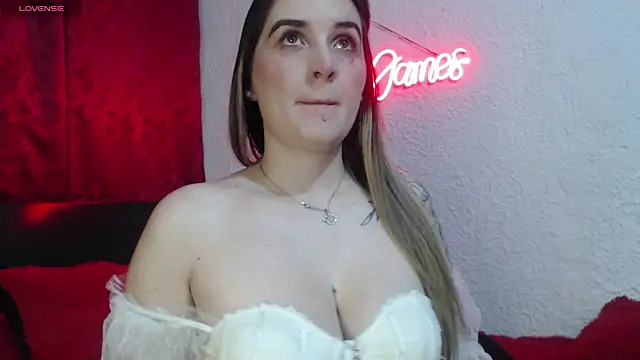 Snapshot of leyla_james_ chatting on September 14, 6:29 pm leyla james online show from September 14, 6:29 pm