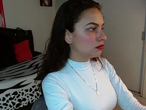 Skylovershot online show from November 18, 2:43 pm