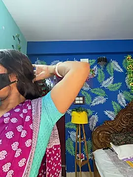 Snapshot of V-Hot-Sweti chatting on July 14, 7:46 am V-Hot-Sweti online show from July 14, 7:46 am