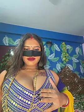 Snapshot of V-Hot-Sweti chatting on July 26, 7:37 am V-Hot-Sweti online show from July 26, 7:37 am